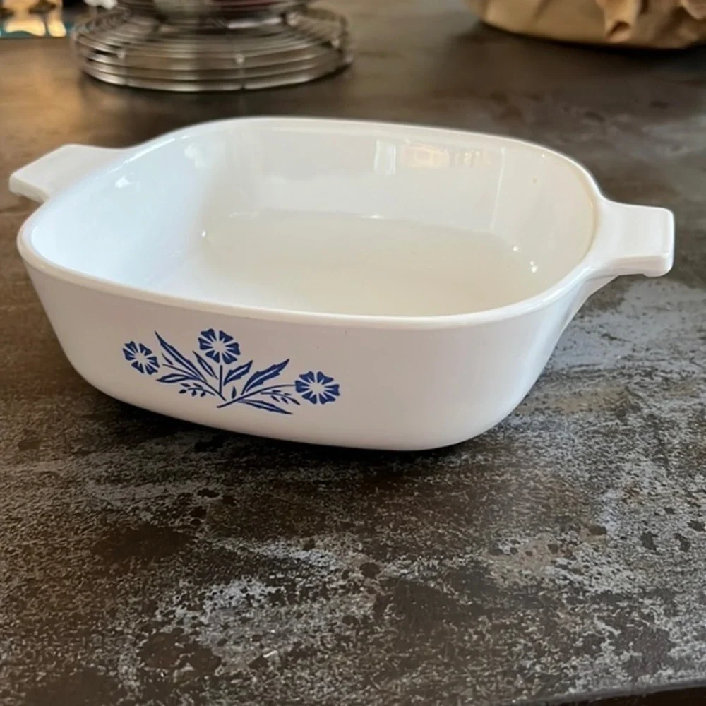 Corning ware, 1 quart vintage, cooking dish, cornflower blue